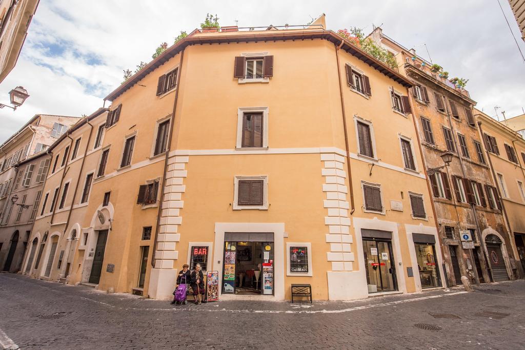 Appartamento Via Del Monte Della Farina Rome Luaran gambar