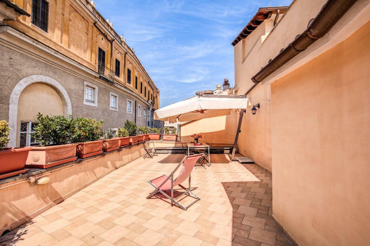 Appartamento Via Del Monte Della Farina Rome Luaran gambar